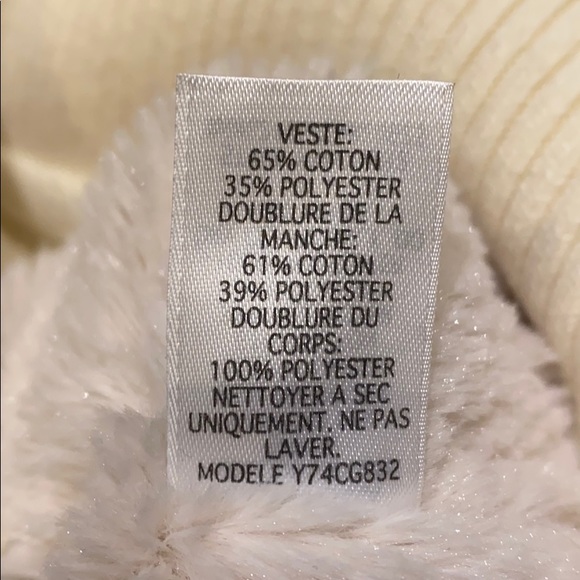 Zip up hoodie from Guess. - Picture 4 of 4